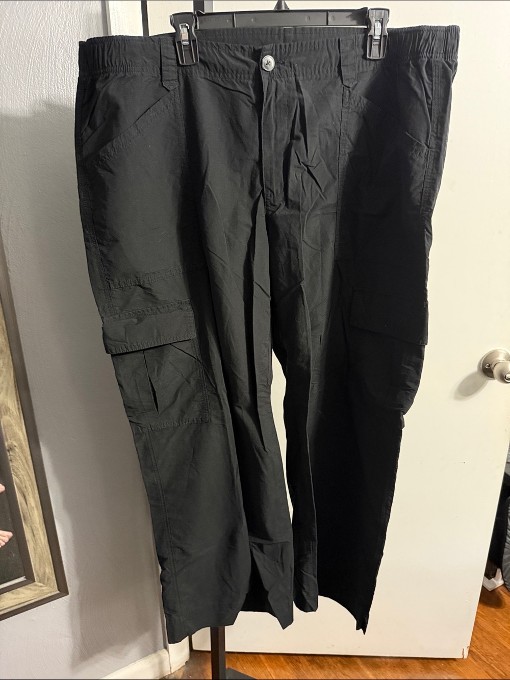 Old Navy Black Cargo Pocket & Wide Leg Full Length Pants